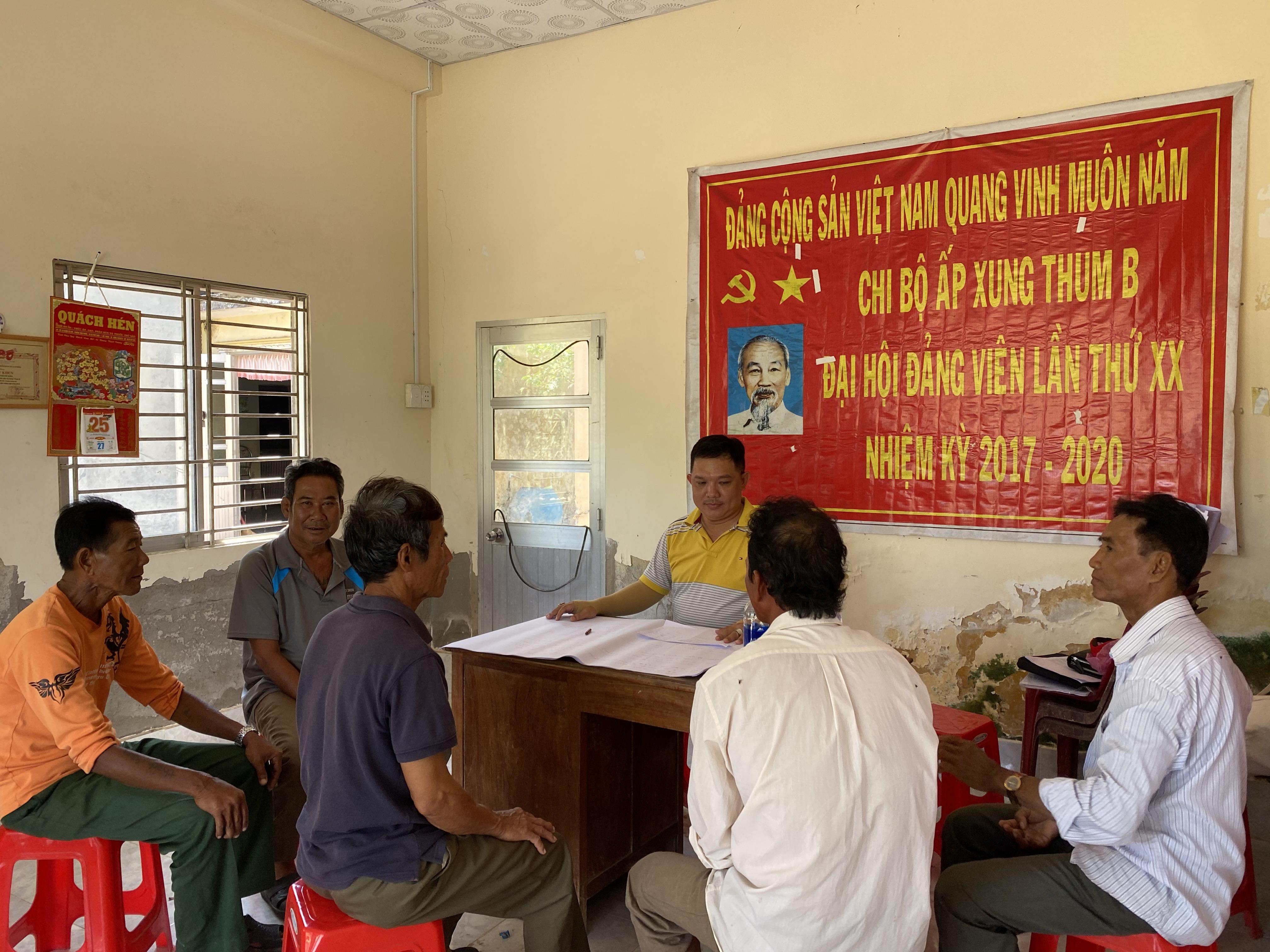 VN02-1901-AGM-2061-Interview20to20sub-commune.jpg